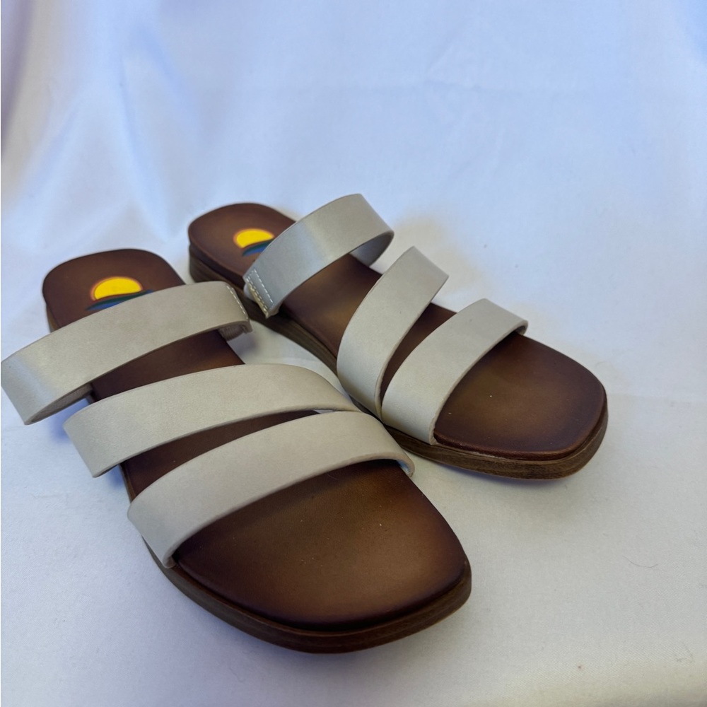 Maui island sandals like new